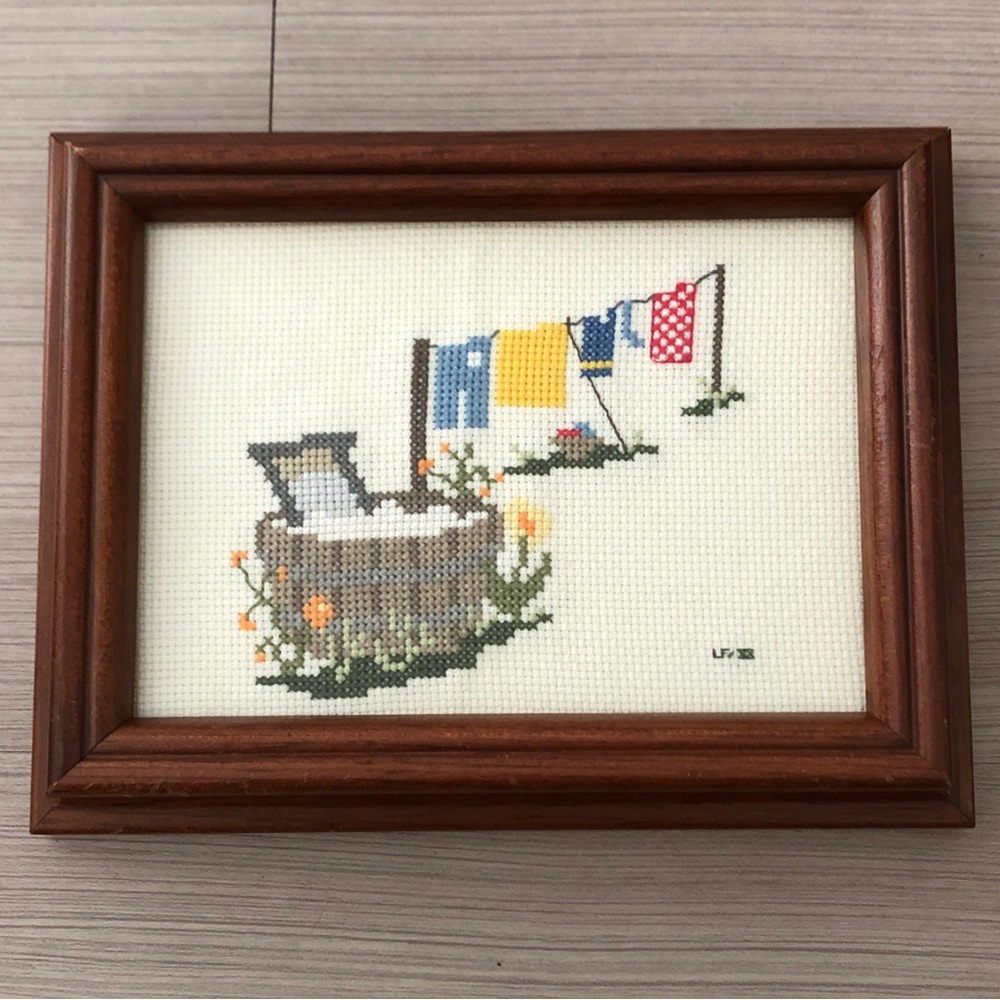 Vintage Cross-Stitch Old Fashioned WashTub & Clothesline Wall Home Decor - Picture 8 of 15